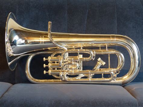 Euphonium vs Tuba Compared - Brass 'n Wind