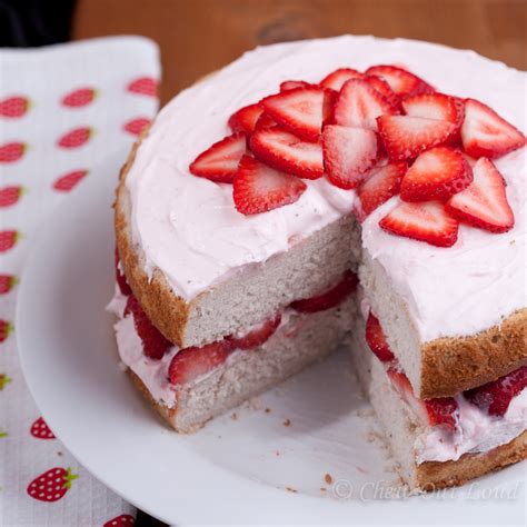 Fresh Strawberry Cake with Cream Cheese Frosting - Chew Out Loud