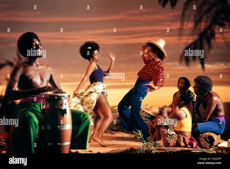 Beach party 1970's hi-res stock photography and images - Alamy