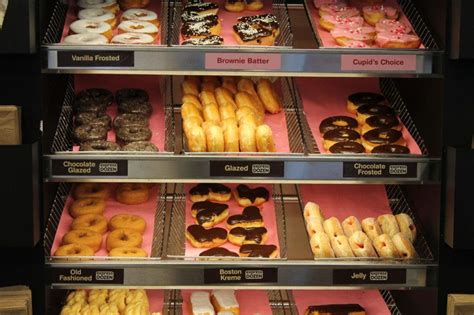 PHOTOS: Dunkin' Donuts Renovates, Adds Baskin-Robbins | Lakeview, IL Patch