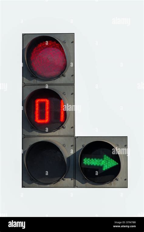 Green traffic light arrow hi-res stock photography and images - Alamy