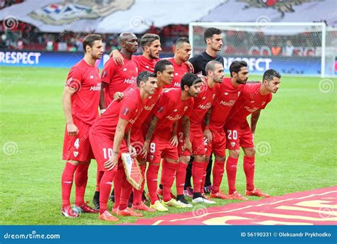 FC Sevilla Players Pose for a Group Photo Editorial Photo - Image of banega, football: 56190331