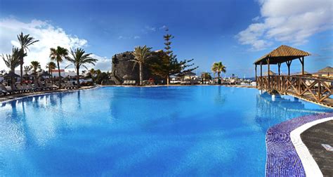 Barcelo Castillo Beach Resort - Caleta de Fuste Hotels in Fuerteventura | Mercury Holidays