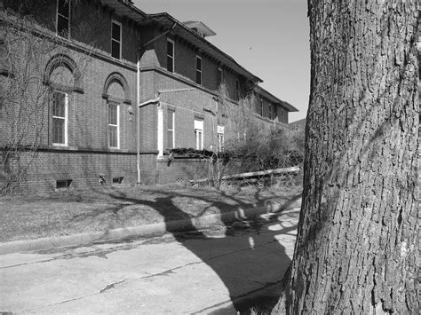 Springfield | Abandoned part of Springfield mental hospital | birdjsb | Flickr