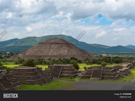 Pyramid Sun Viewed Image & Photo (Free Trial) | Bigstock