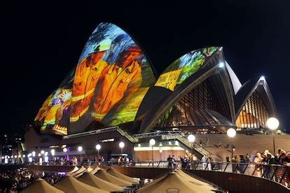 The Sydney Opera House Honors Australian Firefighters With Moving Tribute