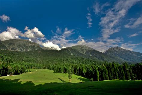 Top Indian Tourist Places: Kashmir Valley