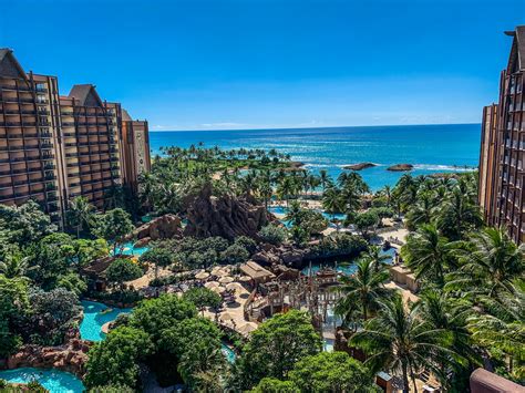 Introducing New Up Close Encounters at Rainbow Reef at Aulani Resort - Castle Vacations