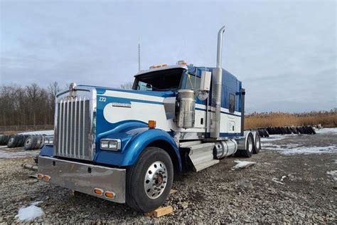 2017 Kenworth W900 Hood For Sale | York, ON, Canada | KW-0614-27 | MyLittleSalesman.com