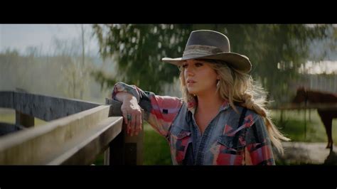 Lainey Wilson - Heart Like A Truck (Official Music Video) - Uohere