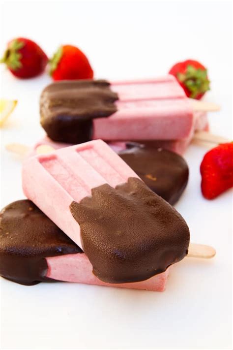 Chocolate Covered Strawberry Popsicles (Vegan) - Vegetarian Gastronomy