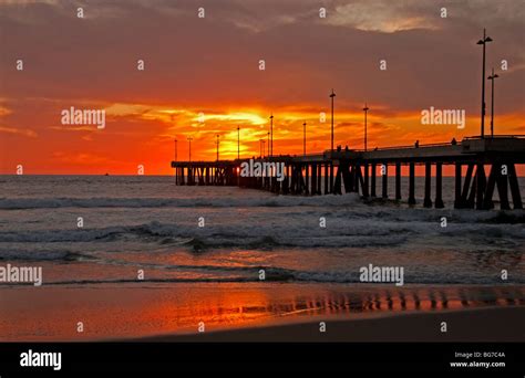 Sunset at Venice Fishing Pier, Venice Beach, California Stock Photo - Alamy