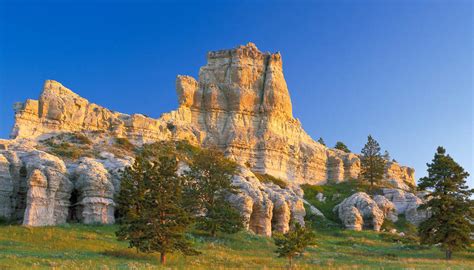 capitol rock near ekalaka, montana | Montana Audubon