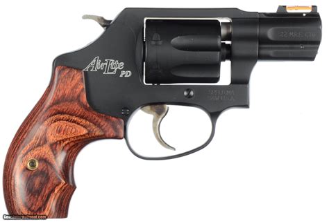 SMITH & WESSON MODEL 351PD