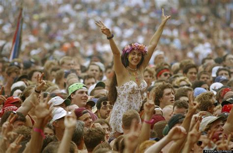 Incredible Visual History Of Music Festivals Will Remind You Why You Love Summer | Woodstock ...