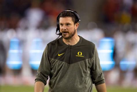 Oregon bumps Dan Lanning’s salary to $7 million, extends coach through ...