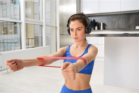 5 Easy-To-Perform Resistance Band Shoulder Exercises