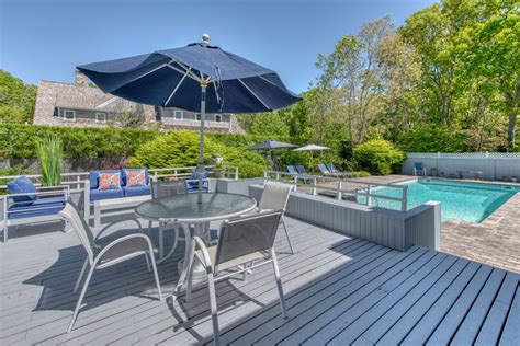 Photo 12 of 1 Oakwood Court, Wainscott, NY, $2,325,000, Web #: 876778