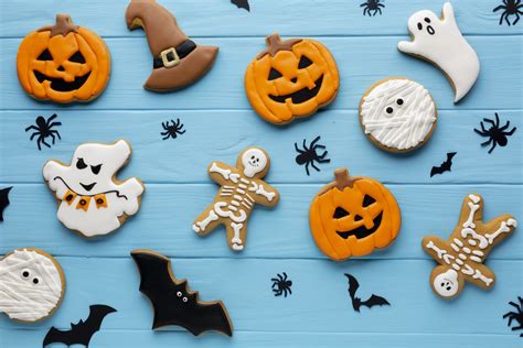 Halloween Dental Hygiene Tips: How to Balance Sweets with Healthy Teeth