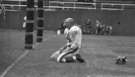 Hall of Fame and Former Baltimore Colts QB Y.A. Tittle Dead at 90 ...