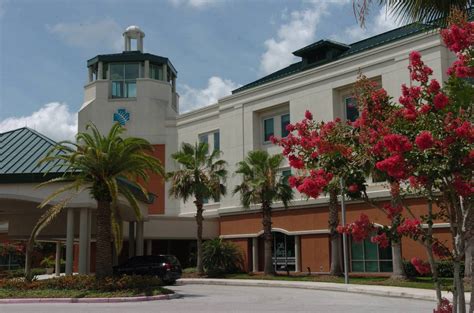 Lakewood Ranch Medical Center partially lifts ban on visitors | Bradenton Herald