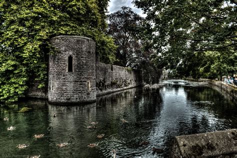 Old Palace Moat | Bishop's Palace moat, city of Wells, Somer… | Through_Urizen | Flickr