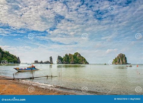 Ha Tien Beach stock photo. Image of walk, view, taraquo - 90537810