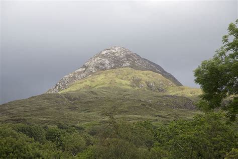 Looking up the slopes of Diamond Hill | Connemara National Park ...