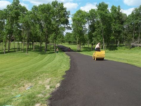 Crushed asphalt for driveway - Gravel Graders and Superior Asphalt from GR do this | Вид из окна ...