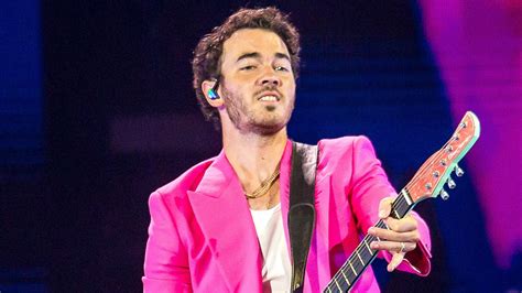 Kevin Jonas dishes on upcoming album, explains why he never made Los Angeles move permanent ...