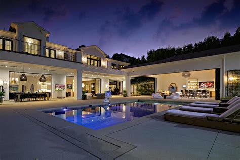 Hot Property: NFL's Tony Gonzalez selling Beverly Hills home - Los ...