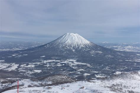 What It's Like To Ski Into A Volcano Crater In Japan - Mabey Ski