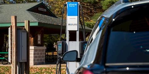 GM’s community EV charging program has its first US dealer