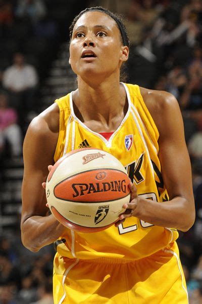 Marion Jones plans to play in WNBA next year