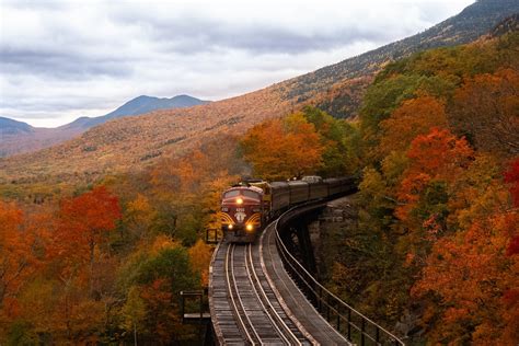 20 Amazing Places To See Fall Foliage in the U.S. [2024]