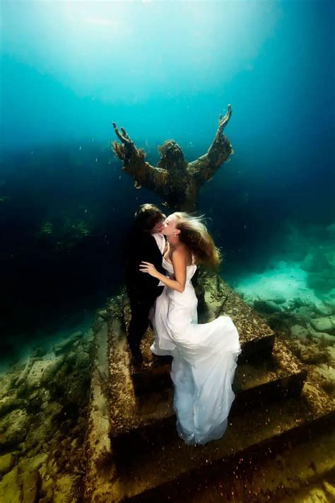 Brilliant Underwater Wedding Photography