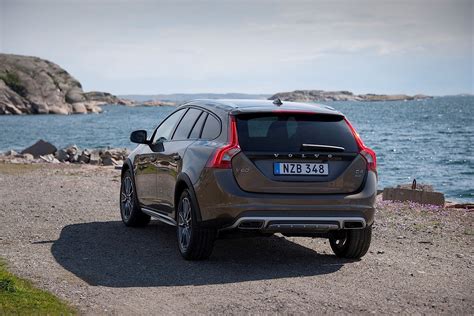 VOLVO V60 Cross Country Specs & Photos - 2015, 2016, 2017, 2018 - autoevolution