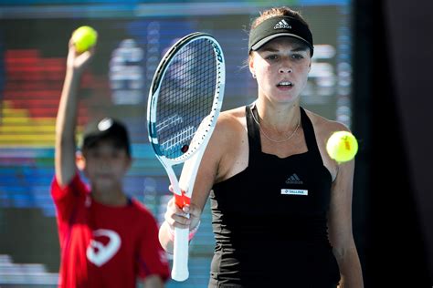 Upset of the Day, 10/18: Ons Jabeur over Anett Kontaveit, Kremlin Cup | Tennis.com