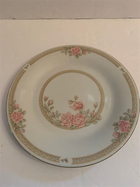 Set of Eight Crown Ming Fine China Christina Pattern 1392 - Etsy