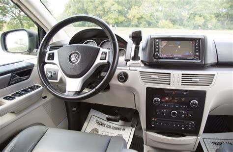 2010 Volkswagen Routan - Interior Pictures - CarGurus