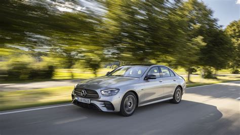 First review Mercedes E 300 e Plug-In Hybrid 2021 and other new versions