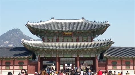 Day 3: Gyeongbokgung Palace, Bukchon Hanok Village, and Insadong – Sam's Blog