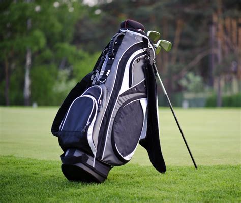 The 8 Best Waterproof Golf Bags Reviews & Buying Guide 2020