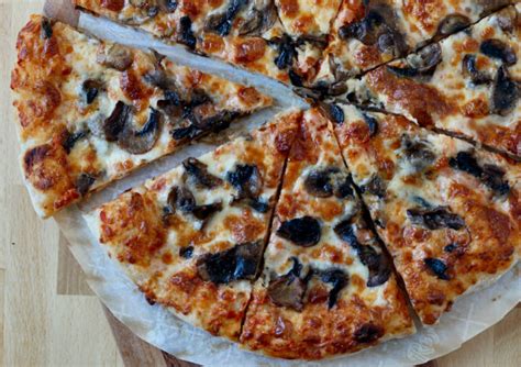 Homemade Mushroom Pizza Recipe - Everyday Homemade