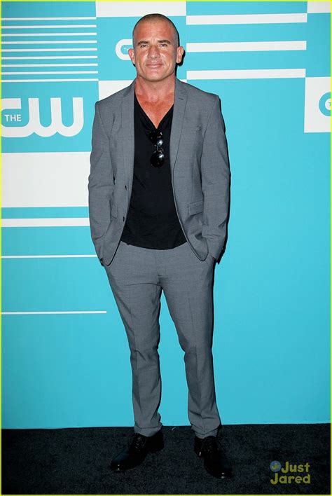 Caity Lotz & Brandon Routh Bring The 'Legends of Tomorrow' To CW Upfronts | Photo 813027 - Photo ...