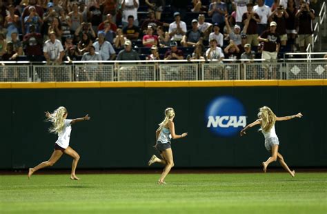 Oklahoma softball: Sooners in familiar territory at Women's College World Series