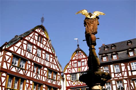 Bernkastel-Kues Travel Guide - Germany - Eupedia