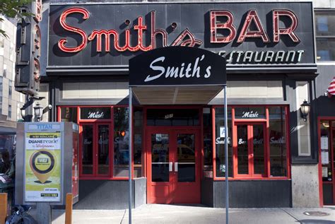 Times Square staple Smith’s Bar is closing after 60 years