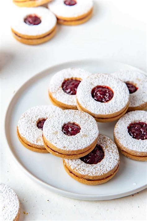 Linzer Cookies (Classic Recipe) - The Flavor Bender