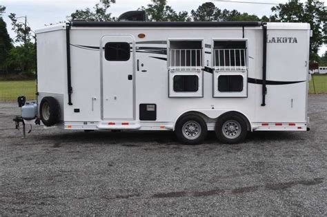 Used 2015 Lakota 2 Horse Trailer with Living Quarters :: Dixie Horse & Mule Co